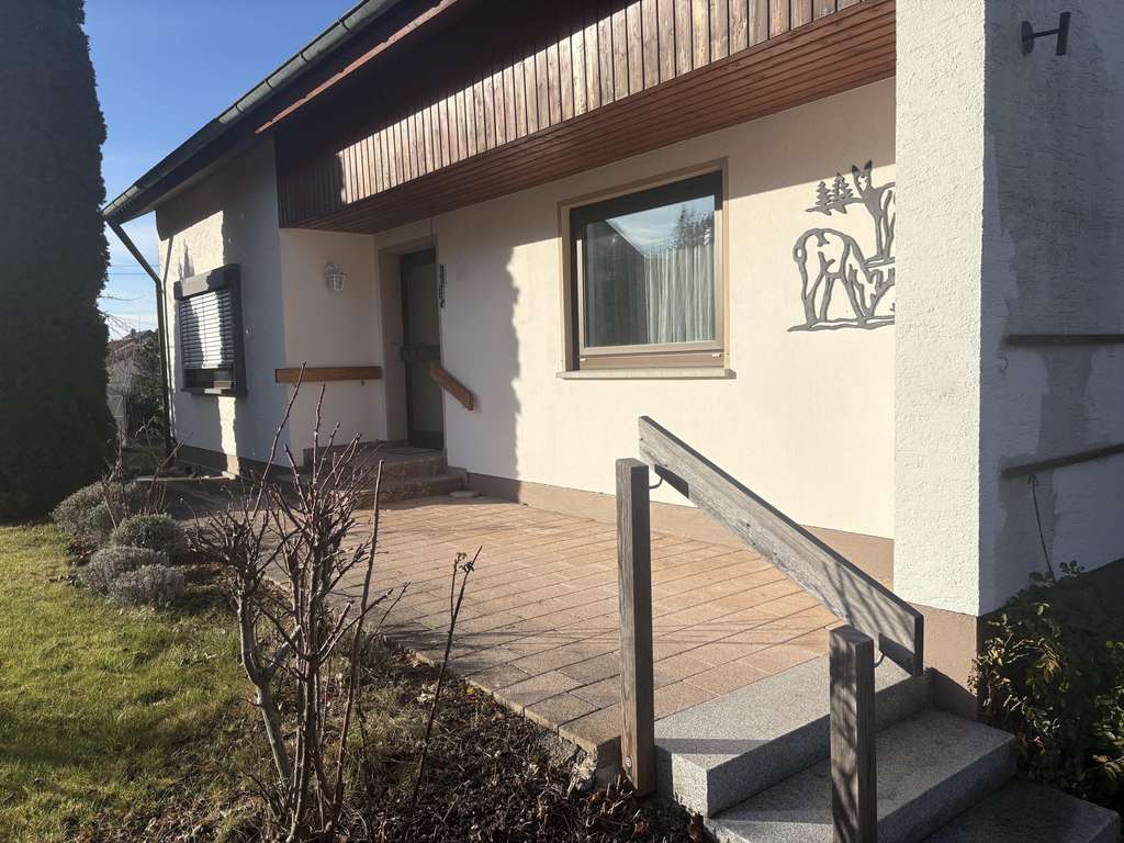 Immobilie in Ehingen (Donau) - Sonnenverwöhntes Einfamilienhaus mit Platz für die ganze Familie. - Bild 2