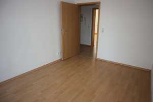 Frei ab 1.9.25 -  2.Zi.-Whg. /  Bad mit Dusche / Laminat ! – Helmholzstraße 48, 9131 Chemnitz – Vorschaubild 5