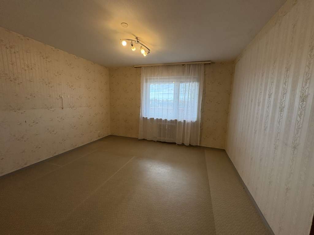 Immobilie in Crailsheim - Renovierungsbedürftige 4 Zimmerwohnung mit Garage, sofort  frei - Bild 4