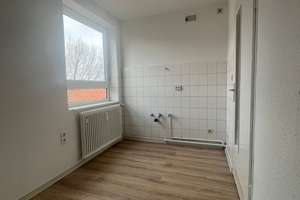 Lichtdurchflutete 3-Zimmer-Wohnung mit Balkon in gepflegtem Mehrfamilienhaus in Gebhardshagen – Bodenbacher Ring 16, 38229 Gebhardshagen, Salzgitter – Vorschaubild 5