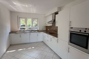 Familienfreundliches Reihenmittelhaus mit Garten und Einbauküche in Düsseldorf-Wittlaer – Nähe ISD**