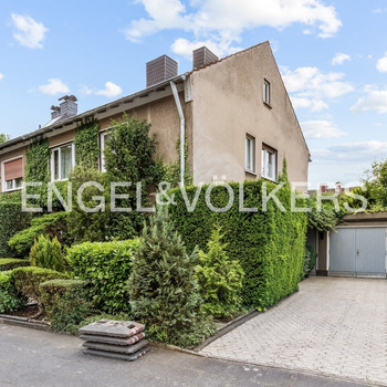 Doppelhaushälfte mit viel Potenzial in beliebter Lage von Rodenkirchen