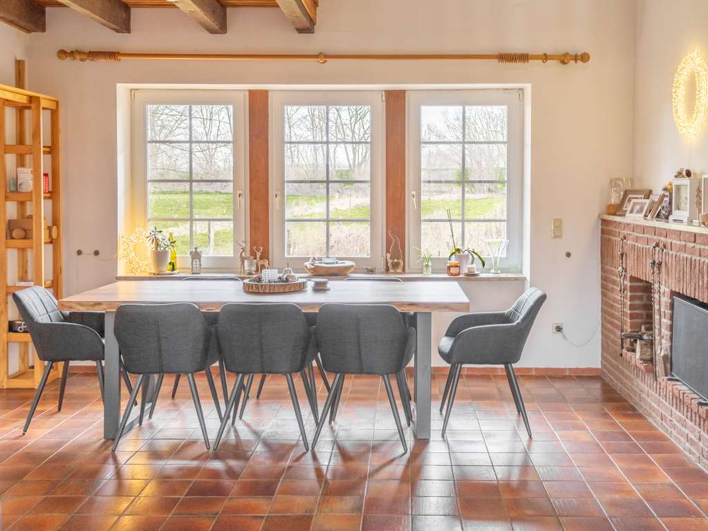 Immobilie in Seedorf - Natur, Charme & Weitblick - Reetdachhaus am Feldrand - Bild 2