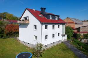 Großzügiges Mehrfamilienhaus mit weitläufigem  Grundstück und erheblichem Entwicklungsspielraum – Die vollständige Adresse der Immobilie erhältst du vom Anbieter., 65719 Hofheim am Taunus – Vorschaubild 2