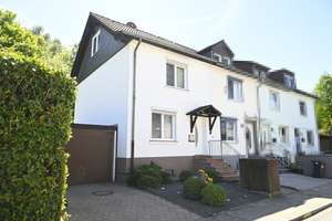 Freu Dich drauf!
Schönes Reihenendhaus mit Sonnengarten