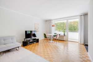 AIGNER- Hochwertig sanierte 2-Zimmer-Wohnung zur Selbstnutzung oder als Kapitalanlage in Bogenhausen – München – Vorschaubild 1