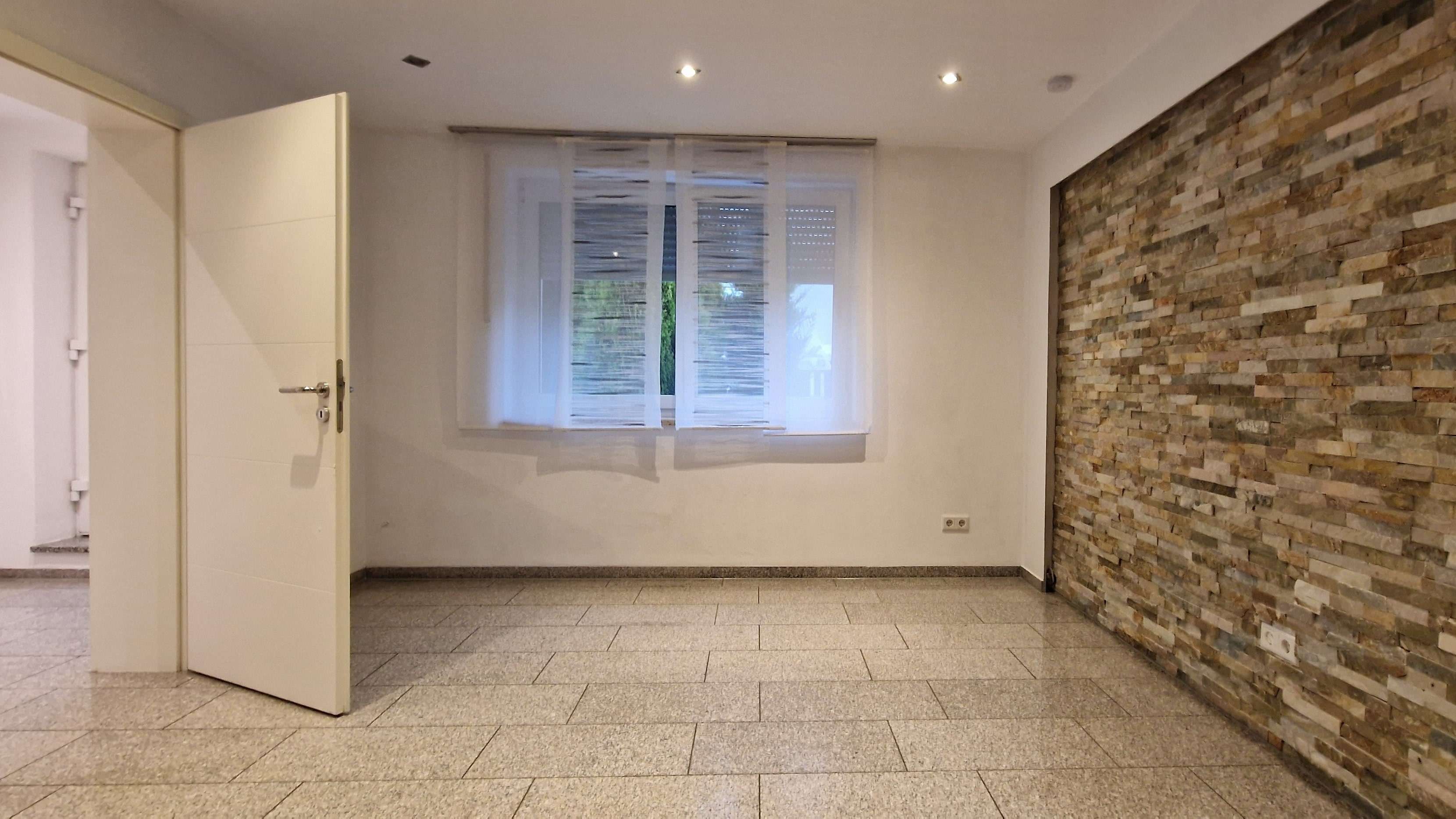 Immobilie in Pöttmes - Außergewöhnliches Einfamilienhaus mit Einliegerwohnung. - Bild 11