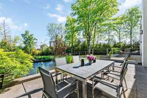 Repräsentative und sehr moderne "Villa im Park" - Ein wunderbarer Rückzugsort zum Entspannen – Esslingen (Kreis) – Vorschaubild 3