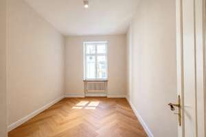 Traumhafte 4-Zimmer-Altbauwohnung mit kleinem Balkon am Schustehrusspark! RENOVIERT & BEZUGSFREI! – Schustehrusstraße 28, 10585 Charlottenburg, Berlin – Vorschaubild 15