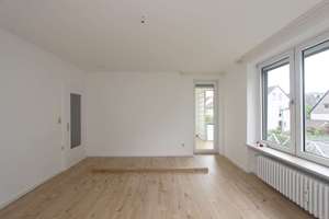 Modernisierte 3-ZKB-Wohnung mit Balkon, EBK und Garage in Kassel-Kirchditmold – 34130 Kirchditmold, Kassel – Vorschaubild 3