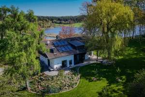 Kernsanierte Villa am See mit einem beinahe 4.000 m² großen Grundstück – Die vollständige Adresse der Immobilie erhältst du vom Anbieter., 85560 Ebersberg – Vorschaubild 1