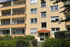 Renovierte 3,5-Zimmer-Wohnung mit Balkon in der Gottfried-Kinkel-Str. 