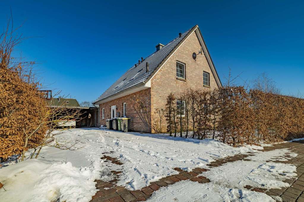 Immobilie in Kropp - Modernes, geräumiges Einfamilienhaus in Kropp – Ihr Rückzugsort für die ganze Familie - Bild 1