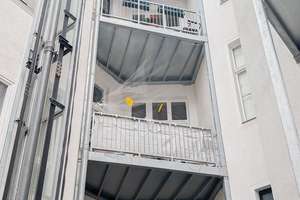 HOMESK - Sanierte 2-Zimmer-Altbauwohnung mit Balkon in Moabit – Spenerstraße 3, 10557 Moabit, Berlin – Vorschaubild 9