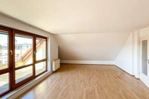Dachgeschoss-Juwel mit 3 Balkonen & Achalm-Blick - Südstadt Reutlingen – Die vollständige Adresse der Immobilie erhältst du vom Anbieter., 72764 Reutlingen-Mitte, Reutlingen – Vorschaubild 3
