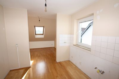 Individuelle 2/3 Zi-DG Whg. für 2-3 Personen-Haushalt in ruhiger Lage!