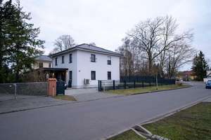 Moderne Stadtvilla (Baujahr 2019) mit hochwertiger Ausstattung in FredersdorfVogelsdorf – Die vollständige Adresse der Immobilie erhältst du vom Anbieter., 15370 Fredersdorf-Vogelsdorf – Vorschaubild 2