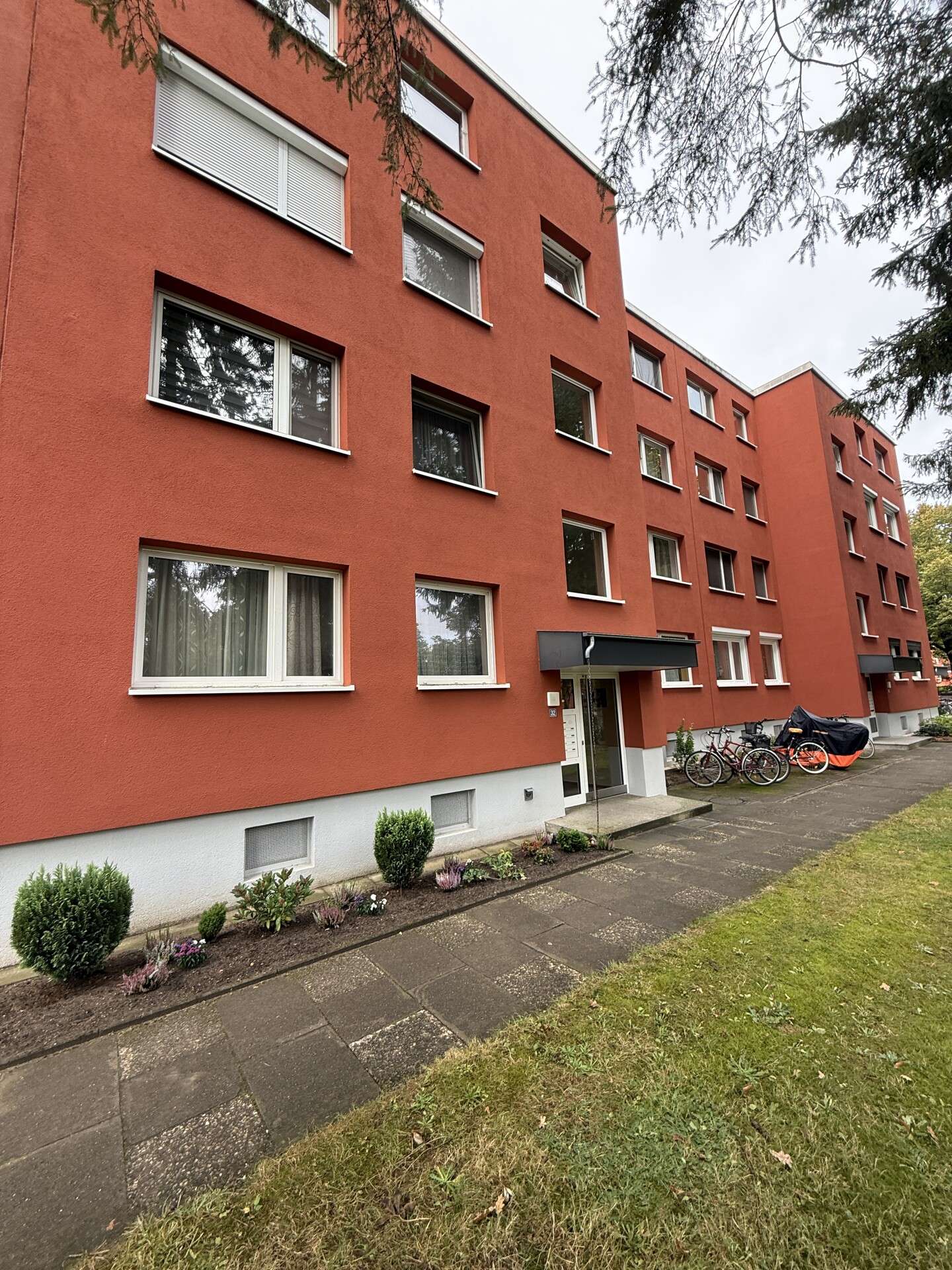 Vermietete 3-Zimmer-Eigentumswohnung mit Balkon, Stormarn Kreis – Bild 1