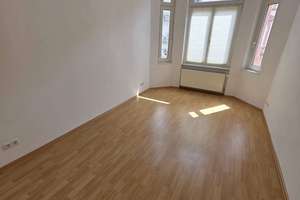 Renovierte und helle 2- Zi.-Altbauwhg. in bester Nodendlage