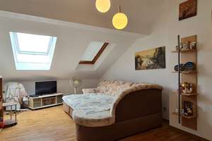Lichtdurchflutete DG-Wohnung mit TG-Stellplatz & Top-Anbindung in Karlsruhe – Die vollständige Adresse der Immobilie erhältst du vom Anbieter., 76189 Oberreut, Karlsruhe – Vorschaubild 3