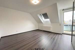 Reihenhaus mit Charakter: Terrasse, Balkon, Kamin und liebevoll angelegter Garten – Die vollständige Adresse der Immobilie erhältst du vom Anbieter., 42549 Velbert-Mitte, Velbert – Vorschaubild 14