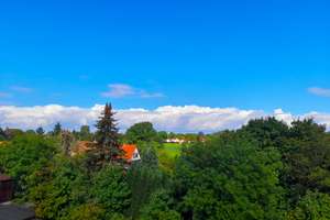 Penthouse-Gefühl in Hellerau: Einzigartige DG-Wohnung m. Fernblick, Loggia & Carport & EBK prov.frei – Die vollständige Adresse der Immobilie erhältst du vom Anbieter., 1109 Hellerau/Wilschdorf, Dresden – Vorschaubild 18