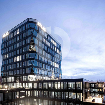 Zeitlose Eleganz im angesagten Werksviertel .combine Transaction