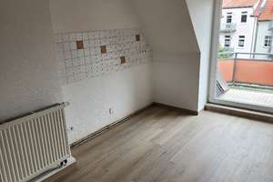 gemütliche 2 Raum Wohnung mit Balkon und Spitzboden – Veilchenstr. 17, 99092 Andreasvorstadt, Erfurt – Vorschaubild 5