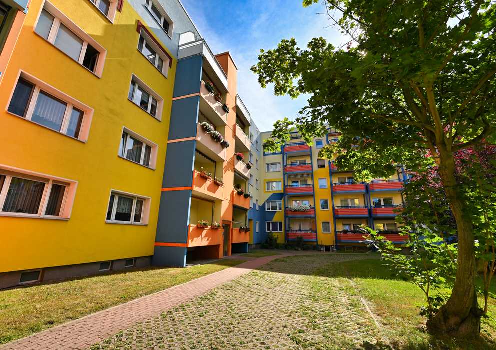 Wir bauen für Sie um...aus 3 mach 2!