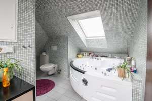 Altbau trifft Wohnkomfort: Maisonette mit Aufzug, TG-Stellplatz in zentraler Lage von Stuttgart – Die vollständige Adresse der Immobilie erhältst du vom Anbieter., 70174 Relenberg, Stuttgart – Vorschaubild 6