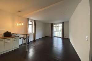 Exklusive 3-Zimmer-Hochparterre-Wohnung mit geh. Innenausstattung mit Balkon und EBK in Ingolstadt