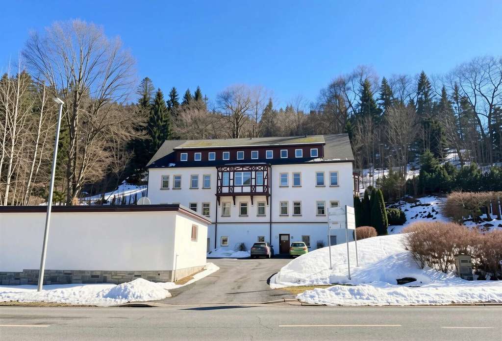 Immobilie in Klingenthal - Saniertes Wohn-/ & Geschäftshaus mit Mietsteigerungspotenzial in Klingenthal - Bild 2