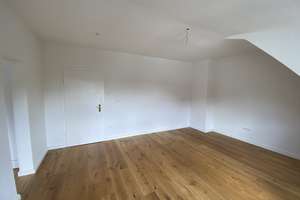 3-Zimmer-DG-Wohnung mit gehobener Innenausstattung in Düsseldorf – Die vollständige Adresse der Immobilie erhältst du vom Anbieter., 40545 Oberkassel, Düsseldorf – Vorschaubild 11