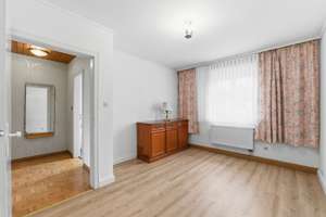 ! Sofort bezugsfrei mit Ausbaureserve ! Ruhig gelegenes Reihenmittelhaus mit Garten in Bonn-Duisdorf – Die vollständige Adresse der Immobilie erhältst du vom Anbieter., 53123 Duisdorf, Bonn – Vorschaubild 8