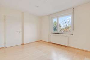 Hochwertig modernisiert! Doppelhaushälfte mit traumhaftem Grundstück direkt an der S1 – Die vollständige Adresse der Immobilie erhältst du vom Anbieter., 90571 Schwaig bei Nürnberg – Vorschaubild 17