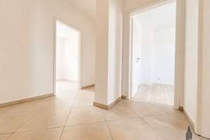 Bezugsfreie 4-Zimmer-Wohnung mit Balkon und Stellplatz in Magdeburg – Die vollständige Adresse der Immobilie erhältst du vom Anbieter., 39126 Rothensee, Magdeburg – Vorschaubild 5