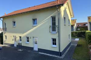 Moderne Doppelhaushälfte mit Garten & hochwertiger Küche in Geisenheim-Marienthal