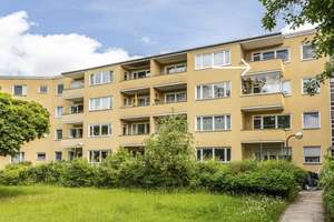 Ankommen, durchatmen, wohlfühlen – Ihr neues Zuhause mit Sonnenbalkon und Wohlfühlcharakter – Die vollständige Adresse der Immobilie erhältst du vom Anbieter., 12249 Lankwitz, Berlin – Vorschaubild 1
