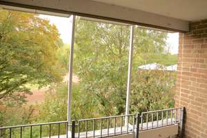 Helle 2-Zimmer-Wohnung mit Balkon und Seeblick in Düsseldorf-Wersten