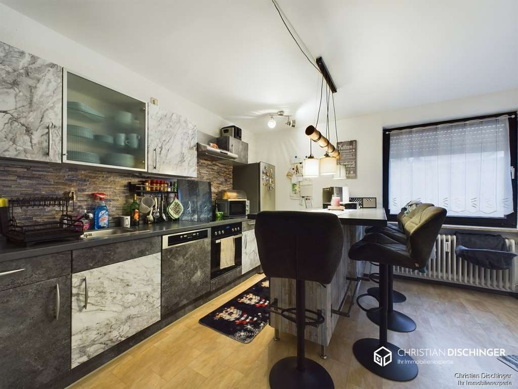 Immobilie in Wenzenbach - Gepflegtes Mehrfamilienwohnhaus * Solide Kapitalanlage mit Entwicklungspotential - Bild 4