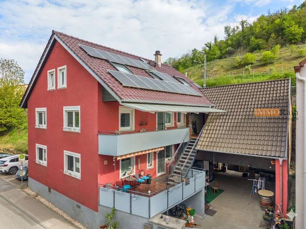 Immobilie in Vogtsburg im Kaiserstuhl - IMMORath.de - Energetisch saniertes Mehrfamilienhaus mit drei Wohneinheiten - Bild 0