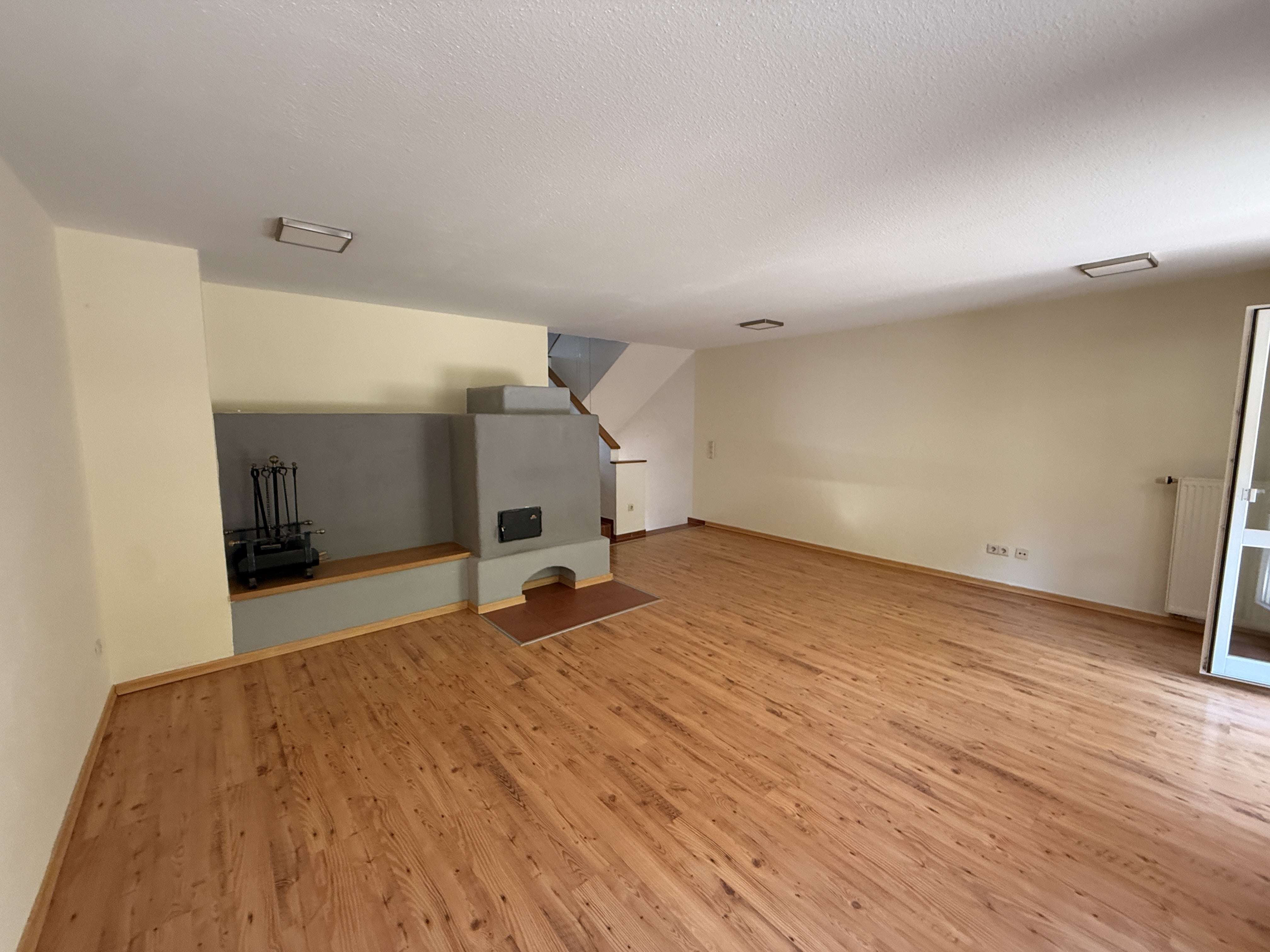 Immobilie in Hausach - Ein Zuhause zum Wohlfühlen – helles Reihenhaus mit Kachelofen, Balkon und lichtdurchflutetem Studio  - Bild 9