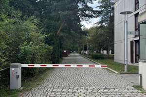 Alltagstauglich geschnittenes Penthouse mit 4 Zimmern in Berlin Dahlem – Am Petersberg 10, 14195 Dahlem, Berlin – Vorschaubild 3