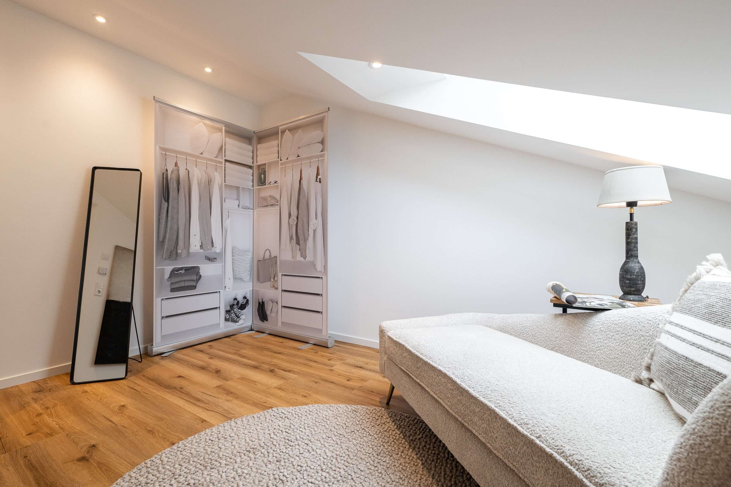 Immobilie in Friedrichstadt - Exklusive KfW-55 Dachgeschoss-ETW in bevorzugter Wohnlage mit 2 Balkonen und Stellplatz - Bild 8