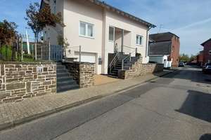 Einfamilienhaus mit Wintergarten ;Terrasse; Garten und Garage.  !!(Preis Verhandelbar) – Offermannsstr 9, 52499 Baesweiler – Vorschaubild 1