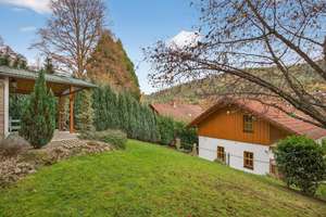 Einfamilienhaus in Hanglage mit Kaminofen – Die vollständige Adresse der Immobilie erhältst du vom Anbieter., 75339 Höfen an der Enz – Vorschaubild 1