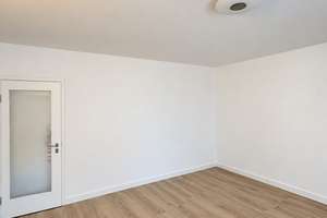 Modernisiertes Apartment mit Balkon