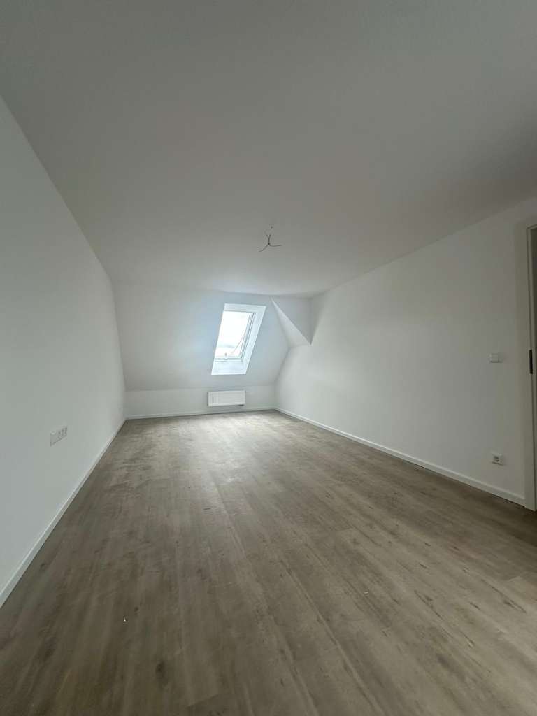 Immobilie in Pfronstetten - Exklusives Reihenhaus mit Einliegerwohnung in Pfronstetten – 210 m² Wohnfläche, 8 Zimmer - Bild 2