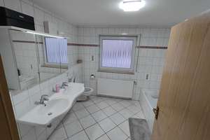 Geräumige 6-Zimmer-DHH in Erkenbrechtsweiler – Die vollständige Adresse der Immobilie erhältst du vom Anbieter., 73268 Erkenbrechtsweiler – Vorschaubild 11