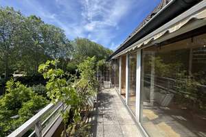 Wohnen über den Dächern von Grafenberg – Maisonette mit Terrasse und Blick ins Grüne